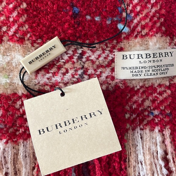 •Burberry• Merino Wool Check Scarf - Picture 3 of 10